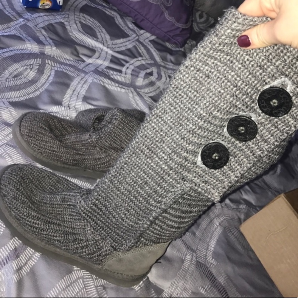 Barely worn Uggs size 7